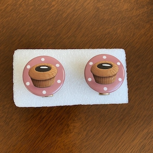 Nantucket basket on Nantucket red knob or magnet