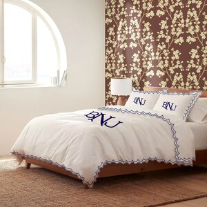 Monogram 500 TC White Cotton Sateen Hotel Stitch Duvet Cover Set in Double Scalloped Embroidery Border 1 Duvet Cover and 2 Pillow Sham Cover image 4