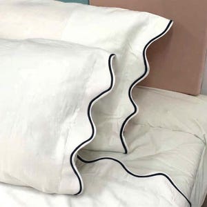 Pushp Linne 100% Bomullssatin Hotellsöm 400 trådtäthet Kammusslobroderi Vitt Enfärgat 4-delat Lakanset [15" (38 cm) Djupt Dra-på-lakan]