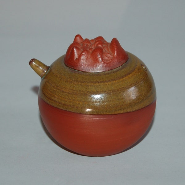 Mumyoi ceramic suiteki water dropper, tea dust glaze, by Nakashizu Gyokuzan, Sado Island, vintage, Japan