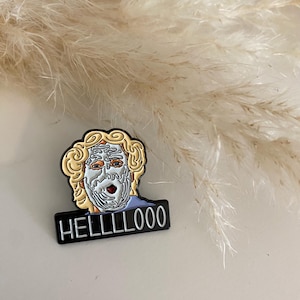 mrs doubtfire hello face enamel pin badge