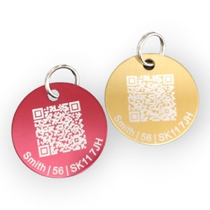 Pets tags made of anodised aluminium with a QR code