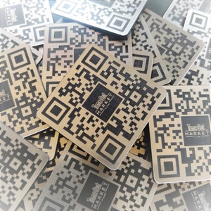 4 "x 4" (101 mm x 101 mm) aangepaste QR-code lasergegraveerde tags, Facebook, Instagram, TikTok, Twitter, tafel, tags, kluisje, restaurant, clubs