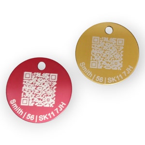 Pets tags made of anodised aluminium with a QR code