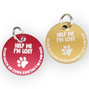 Pets tags made of anodised aluminium with a QR code