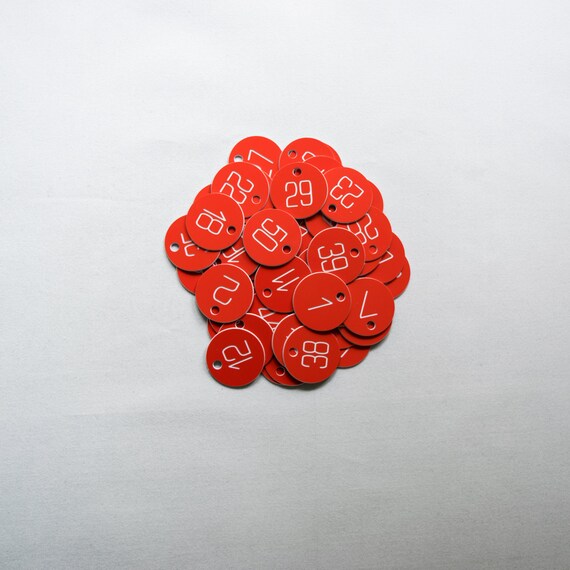 Set Di 50 Dischi Numerici Incisi Al Laser Da 3 Cm, Per Tavoli, Targhette, Armadietti, Ristoranti, Club - Italia