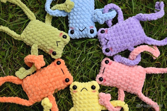 Crochet Frog Plush - Handmade Plushie - Amigurumi - Froggy Gifts - Gifts for girlfriend - Stuffed Animal - Desk Buddy - Soft Leggy Frog