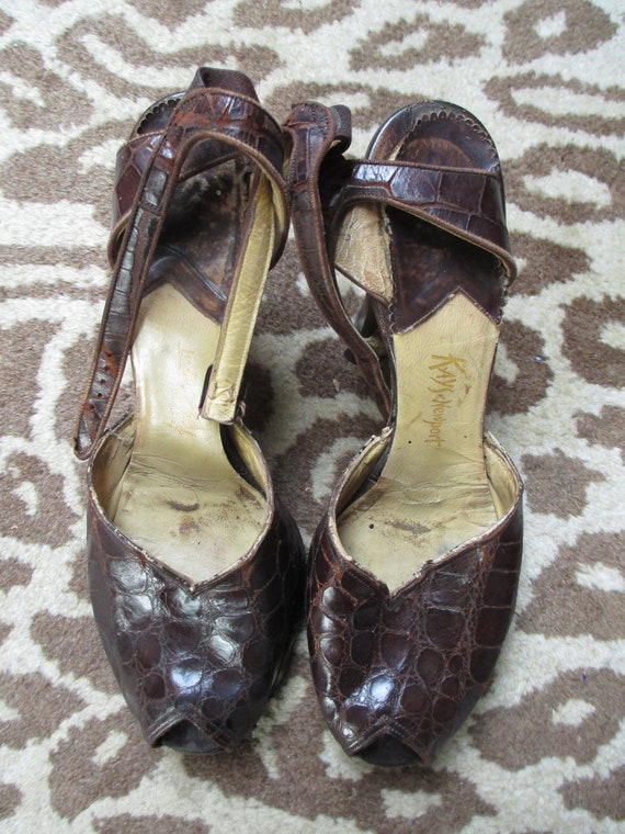 Vintage 1940s Ladies Ankle Strap Heels - Brown Ali