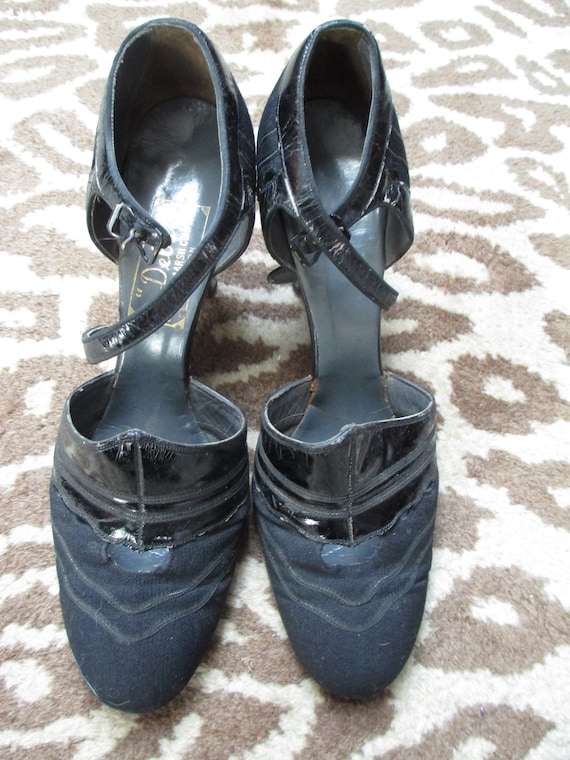 Vintage 1930s Ladies Shoes - Black Fabric and Leat