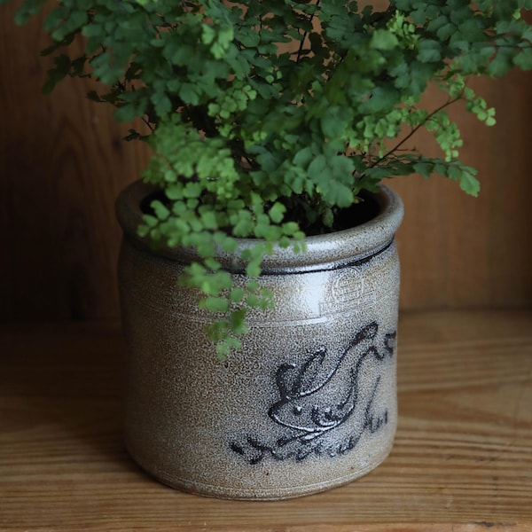 1982 Rowe Pottery Works Rabbit Stoneware Cachepot, Ric Lamore, Cambridge Wisconsin, American Studio Pottery Planter, Folk Art Crock