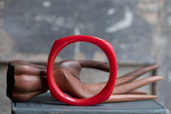 Cherry Red Bakelite Bangle • Angular Corner Desig… - image 1