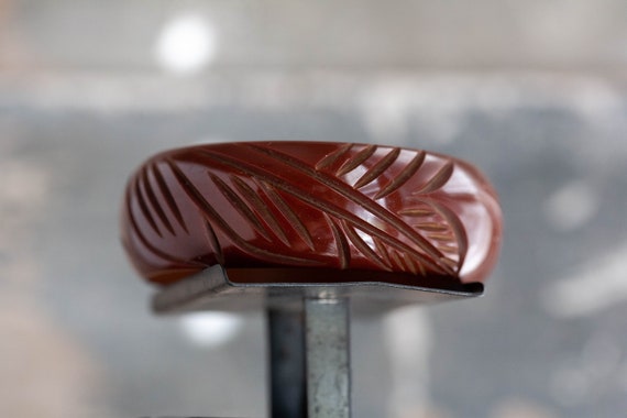 1930's Chocolate Brown Bakelite Bangle, Carved Bakelite Bangle, Carved Brown Bakelite Bangle, Deeply Carved Bakelite Bangle