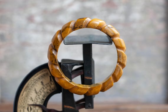 Vintage Marbled Black & Butterscotch Bakelite Bangle, Carved Bakelite Bangle, Marble Butterscotch Bakelite Bangle, Deeply Carved Bakelite