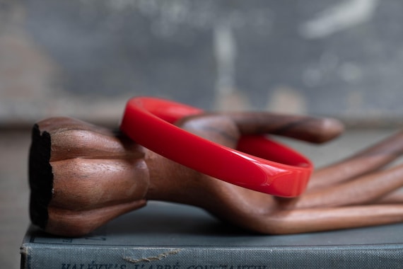 Cherry Red Bakelite Bangle • Angular Corner Desig… - image 3