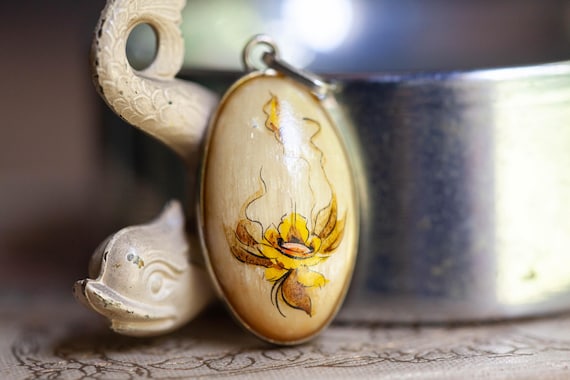 Vintage Selenite Painted Flower Pendant, Coin Silver Selenite Pendant, Vintage Hand Painted Selenite Charm,
