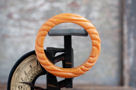 RARE Apricot Carved Bakelite Bangle, 1930's Carved Bakelite Bracelet, Deeply Carved Apricot Bakelite Bangle, Carved Swirl Bakelite Bangle