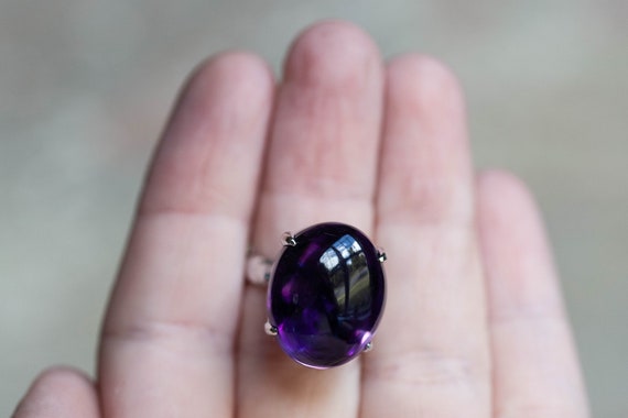 1970's HUGE 27ct Cabochon Amethyst Platinum Ring,… - image 8