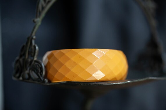 Butterscotch Faceted Bakelite Bangle, 1930's Bake… - image 2