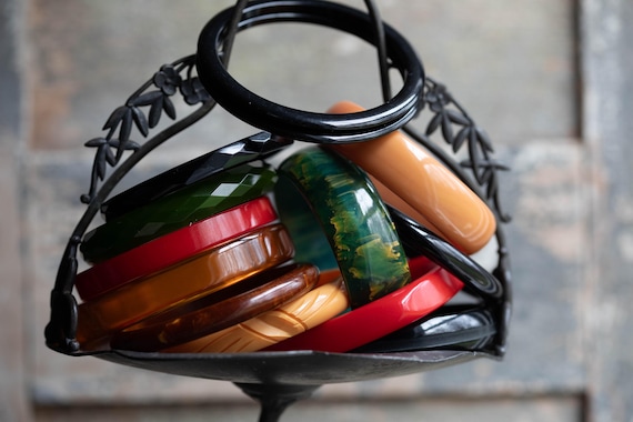 Cherry Red Bakelite Bangle • Angular Corner Desig… - image 6