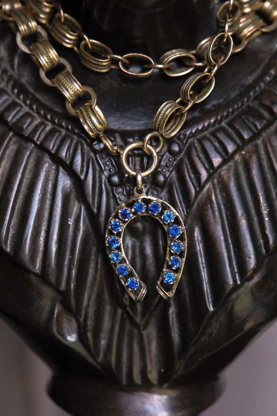 14k Horseshoe Blue Spinel Charm, Deco 14k Horseshoe, Antique Horseshoe Pendant, Blue Spinel Stone Horseshoe, Victorian Gold Charm