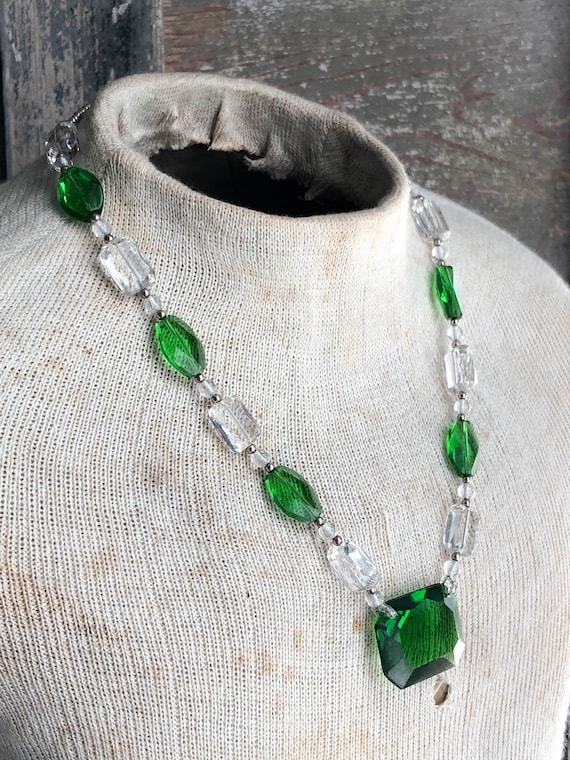 1920's Art Deco Green & Clear Glass Necklace, Art… - image 3