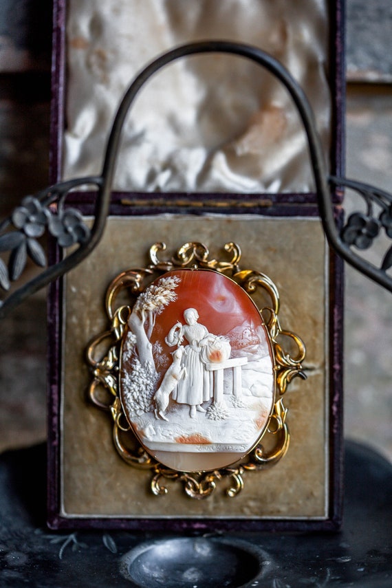 RARE Antique Museum Cameo, 1800's Country Scene Ca