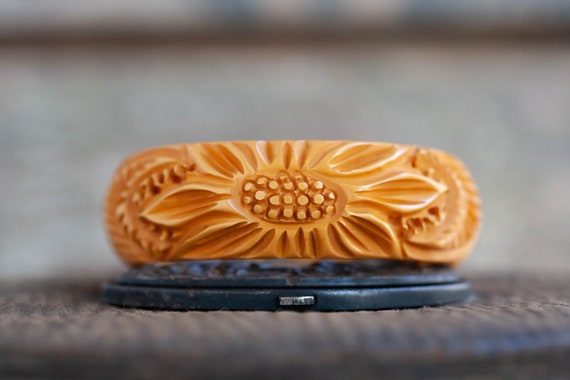 Vintage Carved Sunflower Bakelite Bangle, Carved … - image 5