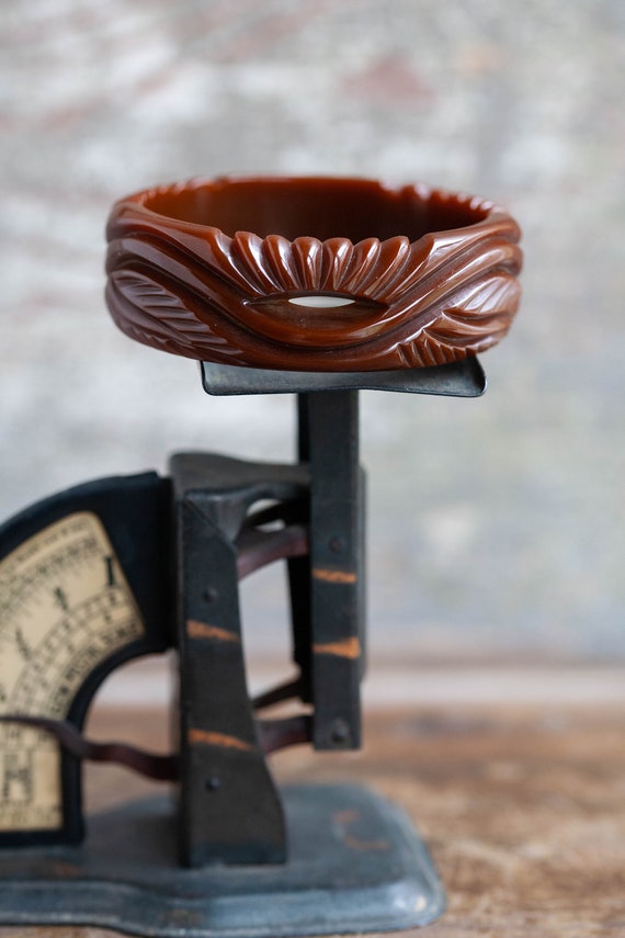 Carved Brown Bakelite Bangle, 1930's Chocolate Br… - image 2