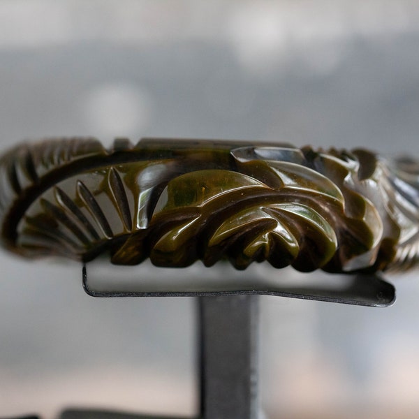 1930's Creamed Spinach Bakelite Bangle, Deeply Carved Floral Green Bakelite Bracelet, HEAVY Carved Bakelite Bangle