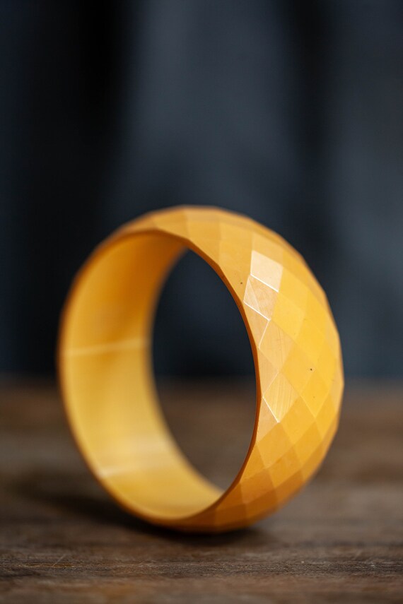 Butterscotch Faceted Bakelite Bangle, 1930's Bake… - image 7