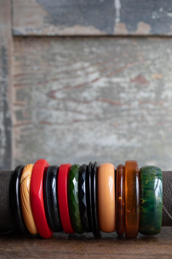 Cherry Red Bakelite Bangle • Angular Corner Desig… - image 7