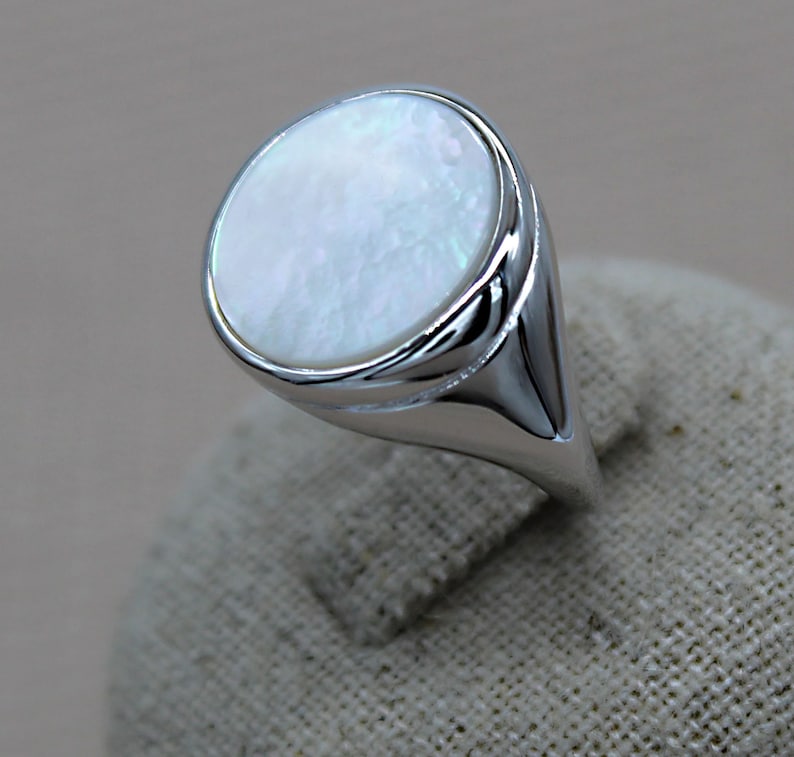 Iridescent Ring Round Mother of Pearl Ring Seashell Ring Contemporary Ring Rhodium 925 Silver Ring White Shell Ring Summer Ring
