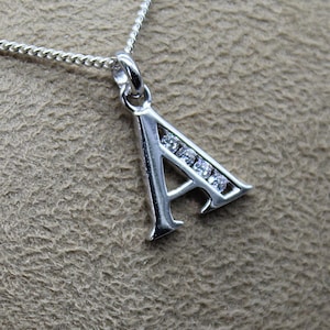 Pendentif argent 925 prénom lettre A Oxydes de Zirconium option chaîne T 38 à 60