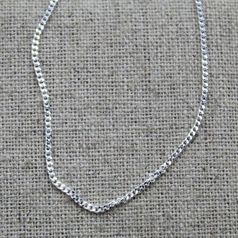 Chaîne argent maille gourmette pour porter avec le pendentif, vue d'ensemble