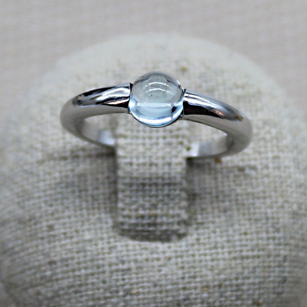 Bague Topaze Bleue Argent Rhodié, Bague Cabochon, Bague de Déclaration, Bague en Pierre Bleue, Bague en Pierre de Novembre