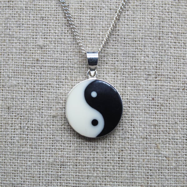 Pendentif Yin Yang argent 925 massif, Collier Zen, disponible avec ou sans chaîne argent maille gourmette.