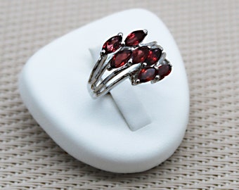 925 silver ring adorned with Garnets, original women's jewelry, handmade gift idea