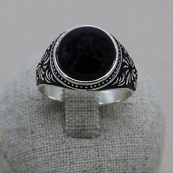 Bague Onyx Argent 925 finement gravé modèle unique taille 64 pour femme ou homme fait main