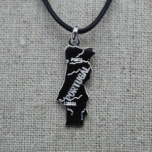 Collier Portugal, Cordon de Collier, Pendentif Carte du Portugal, Souvenirs de Vacances, Cordon en Cuir, Pendentif Argent, Bijoux Modernes