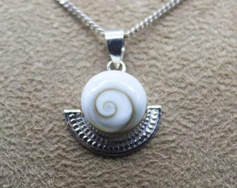 Colgante de plata 925 – Ojo de Shiva / Santa Lucía – Concha natural – Cadena opcional