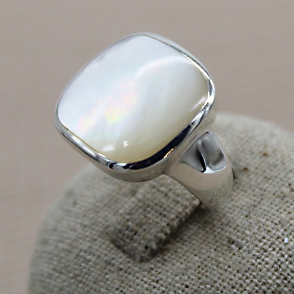 Bague Coquille Blanche, Véritable Nacre, Bague Argent 925, Bague Coquillage, Bague Pour l’Été, Bague Irisée, Bague Moderne, Bague Femme