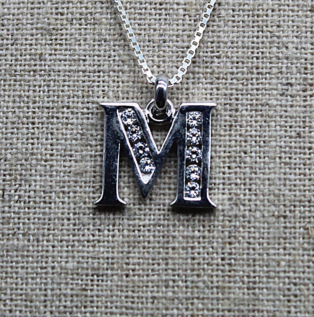 Collana Con Iniziale M In Argento Sterling 925 - Ciondolo Lettera Lucido Con Catenina 45 Cm - Gioiello Minimalista Regalo Per Compleanno, Comunione O Anniversario