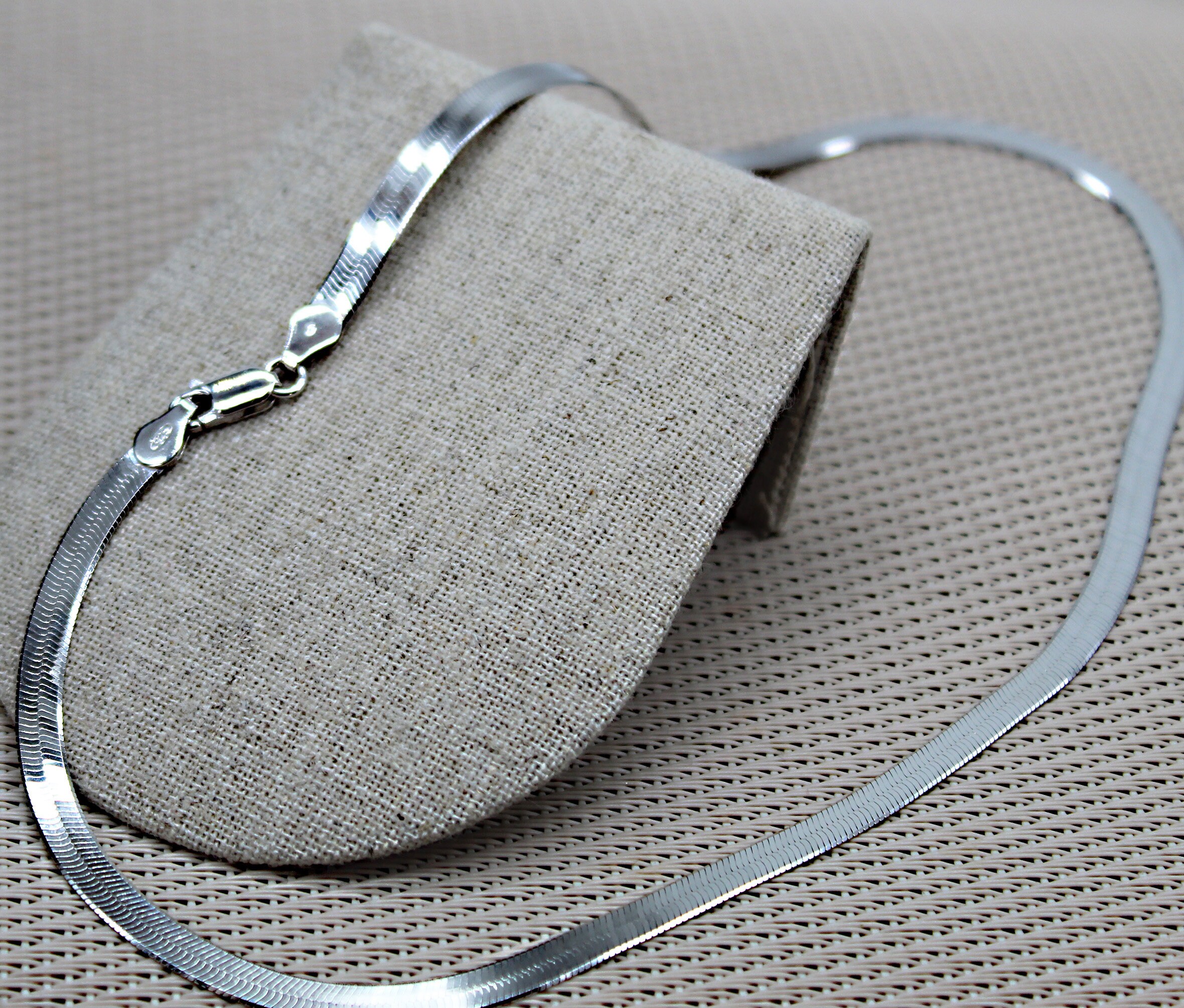 Collier Ras Du Cou En Argent 925 – Longueur 42 Cm – Rhodié – Chaîne Plate Classique – Neuf Avec étiquettes