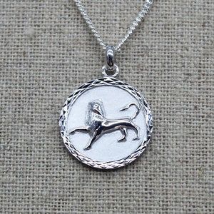 Löwe Sternzeichen Anhänger aus massivem Silber, handgemachte Löwe Astrologische Halskette, Taufgeschenk, Astrologie Schmuck für Frauen, Männer