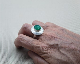 Green Agate Ring Brushed Silver, Green Onyx Ring natural stone in round faceted shape, handmade women's jewelry