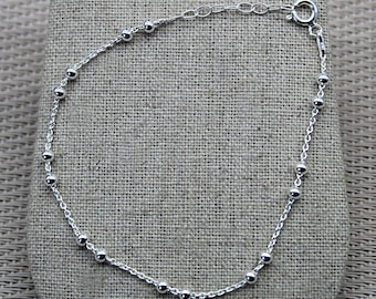 Bracelet Argent massif.composé d'une chaînette maille forçat et de boules en Argent 925, bracelet fin et discret fait main, idée cadeau.