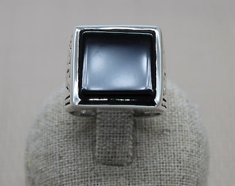 Signet ring in 925 silver and black onyx, finely engraved handmade men's ring.