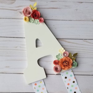 Rosetthållare, Initial, Personlig present, Rosetter, Barnrumsdekor, Baby, Flickadekor, Rosettorganisatör, Monogram, Tillbehörshållare, Babyshowerpresent
