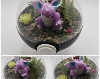 Nidoking Poke'rarium 10 cm, Pokémon PokeBall Terrarium, avec support