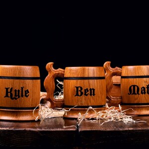 Gepersonaliseerde houten bierpul bruidsjonkers cadeau, aangepaste gegraveerde bierpul, Viking-pul stalknecht voorstel 5e houtverjaardagscadeau voor hem afbeelding 12